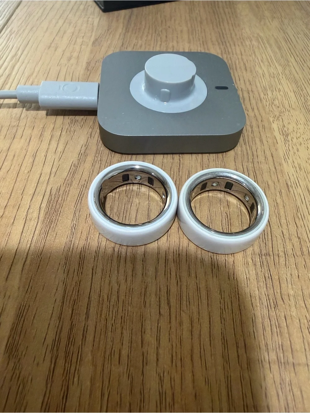 Oura white ceramic